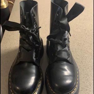 Platform doc marten boots